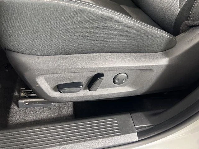 2025 Nissan Rogue SV - Photo 14