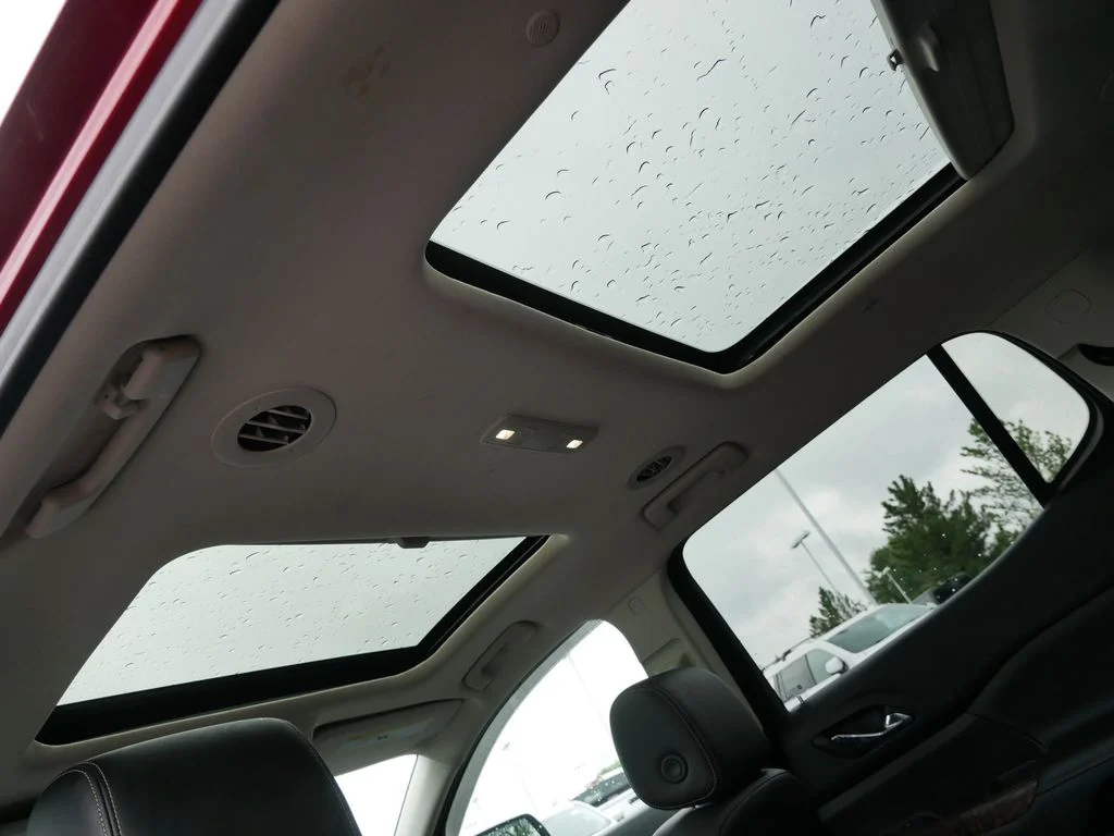 Used 2022 Red GMC Denali image 15
