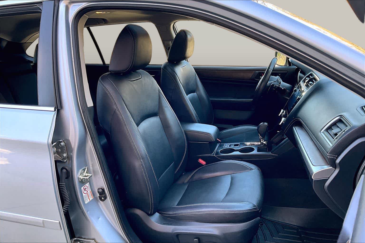 Used 2018 Ice Silver Metallic Subaru Limited image 8