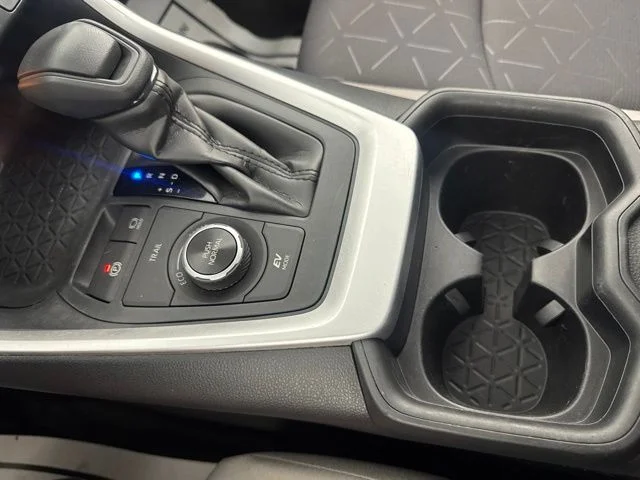Used 2019 Silver Toyota XLE image 17