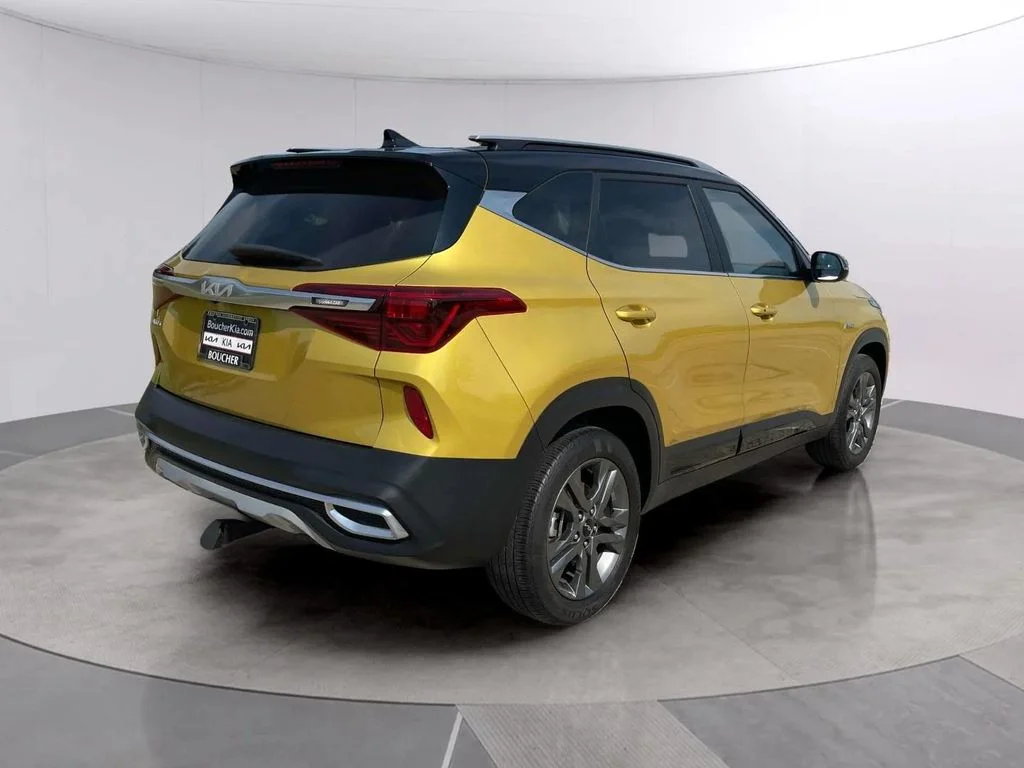 Used 2023 Starbright Yellow/Black Roof Kia S image 5