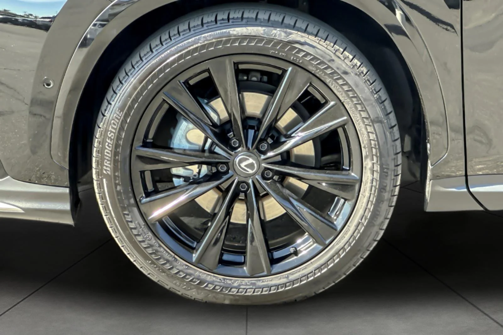 Used 2025 Obsidian Lexus NX 450h+ F SPORT Handling image 26