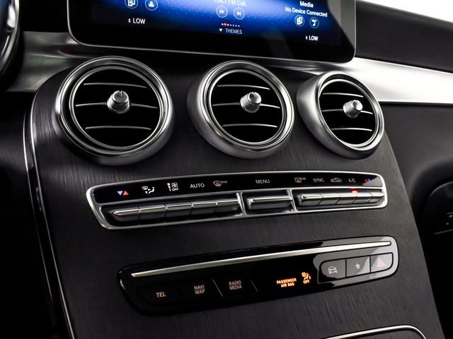 Certified Used 2022  Mercedes-Benz GLC 300 image 28