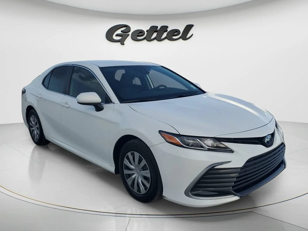 Used 2022 White Toyota LE Hybrid image 3