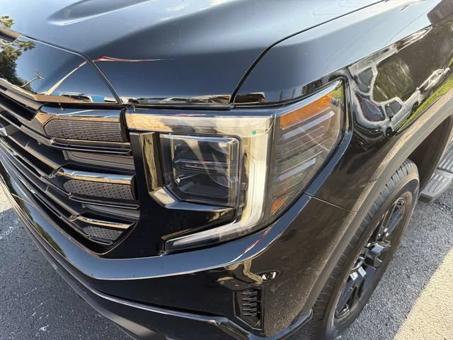 Used 2026 Onyx Black GMC Elevation image 10