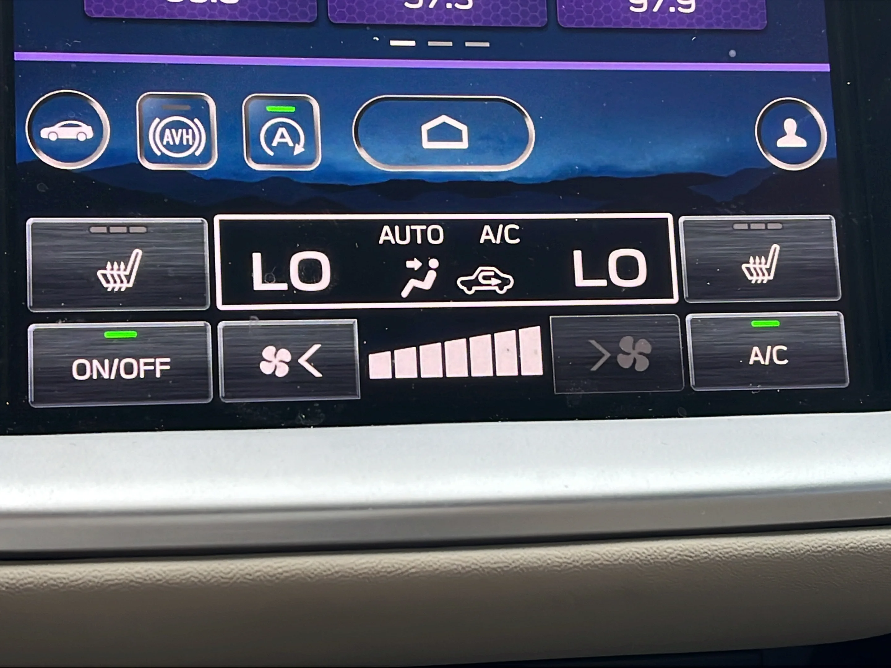 Used 2020 Tungsten Metallic Subaru Premium image 17