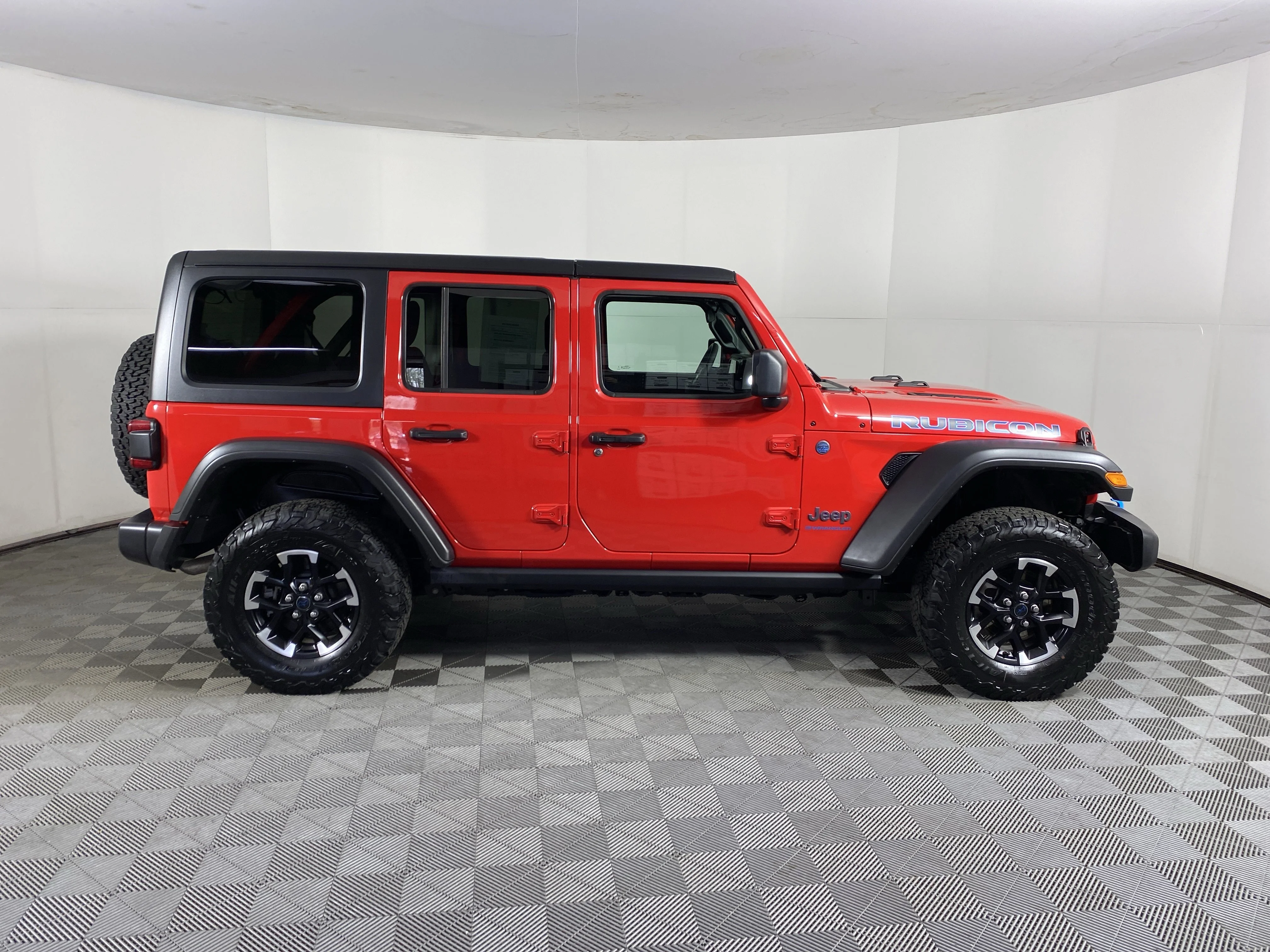 Used 2025 Firecracker Red Clearcoat Jeep Rubicon image 6