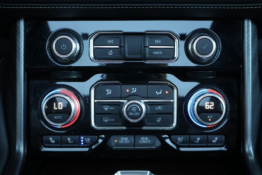 2024 GMC Yukon Denali Ultimate - Photo 22