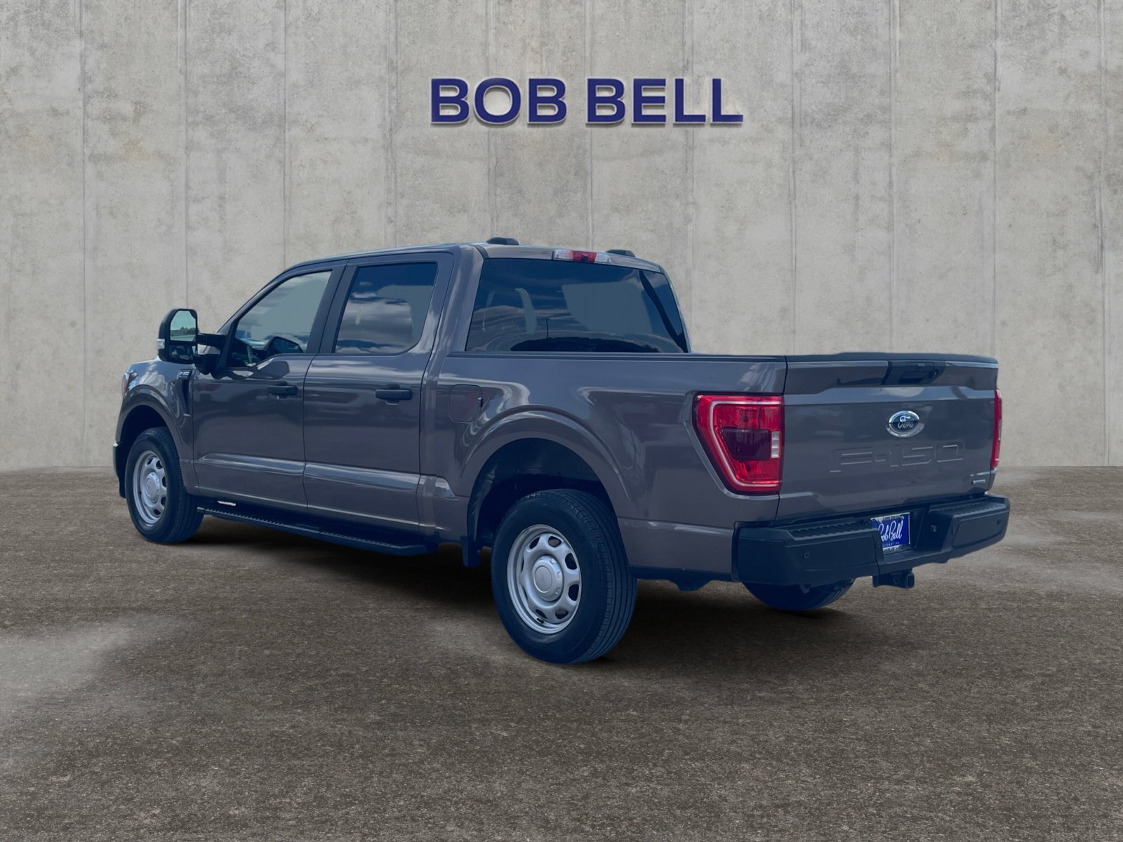 Used 2022 Stone Gray Metallic Ford XL image 3