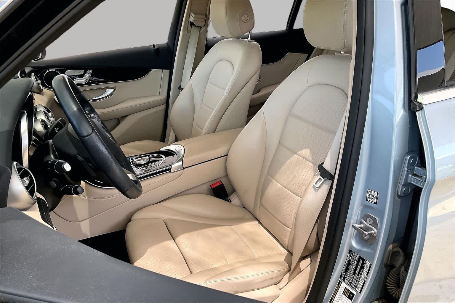 Used 2017 Diamond Silver Metallic Mercedes-Benz GLC 300 image 8