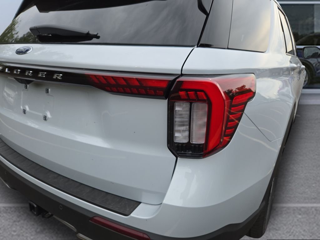 New 2026 Space White Metallic Ford Active image 32