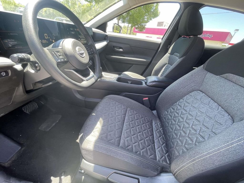Used 2025 White Nissan SV image 13