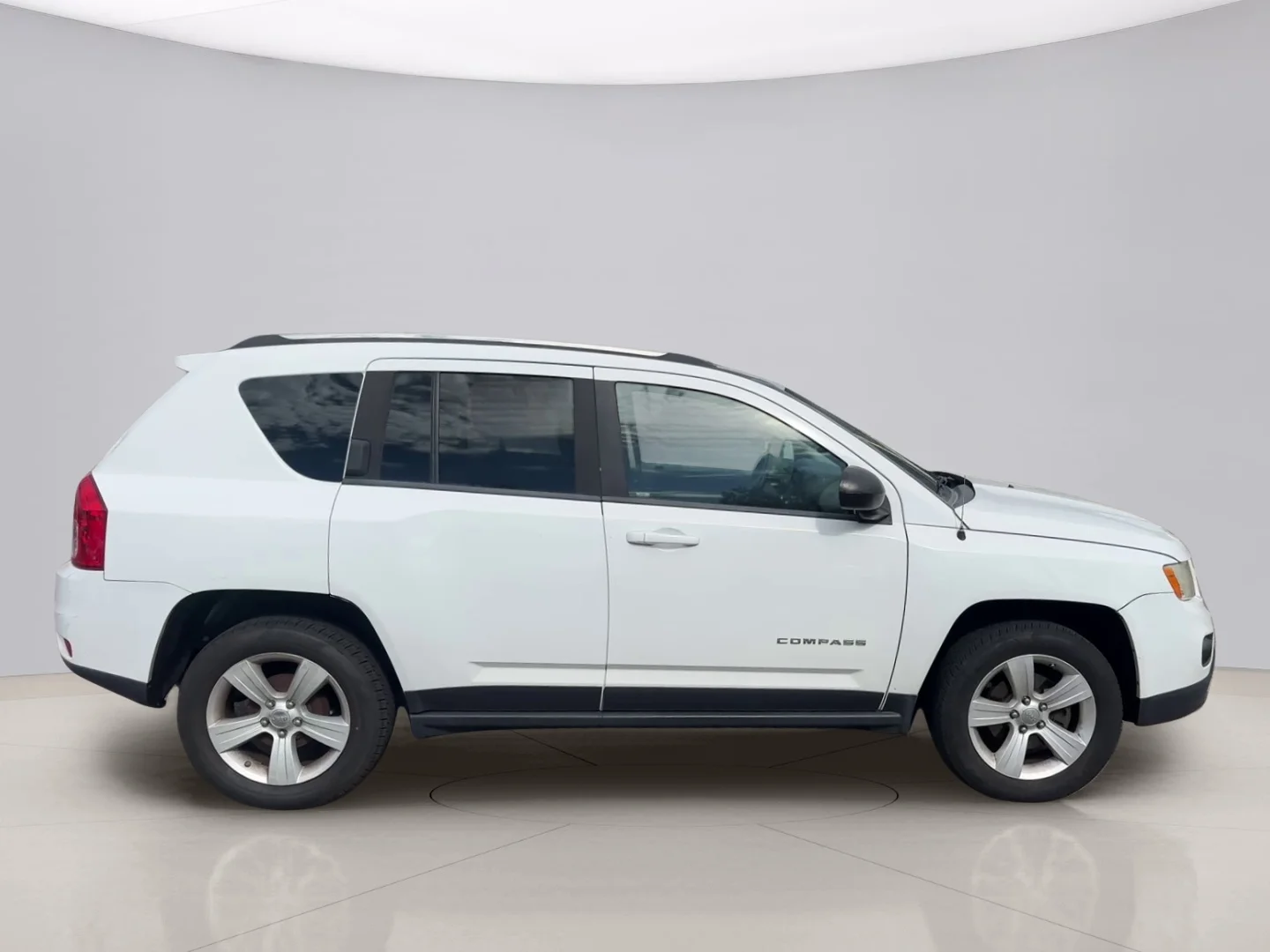 Used 2012 White Jeep LATITUDE image 6