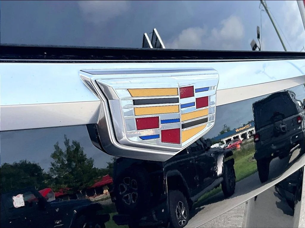 Used 2019 Black Cadillac Premium Luxury image 9