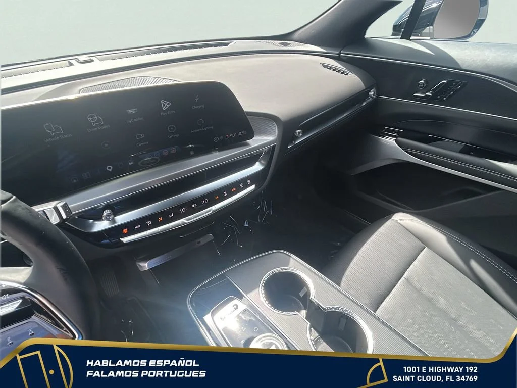 Used 2025 Crystal White Tricoat Cadillac Luxury 3 image 19