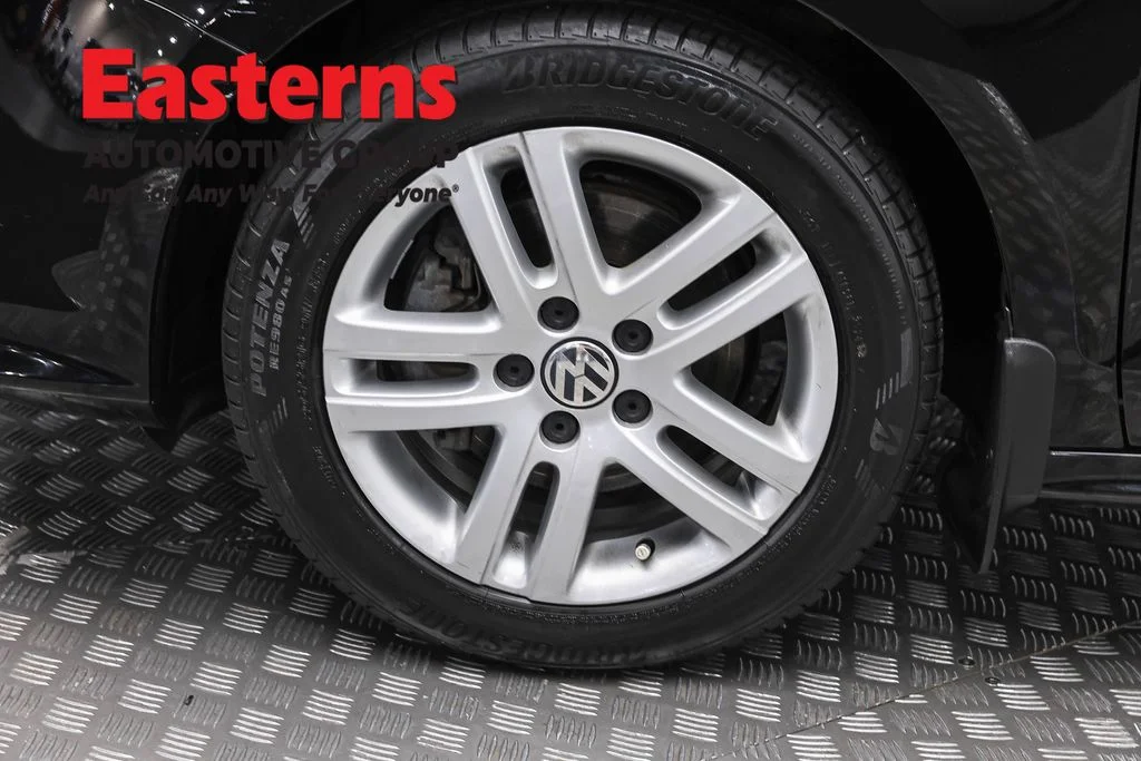Used 2017 Black Volkswagen 1.4T S image 32