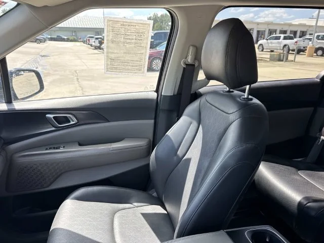 Used 2025 Gray Kia LXS image 37