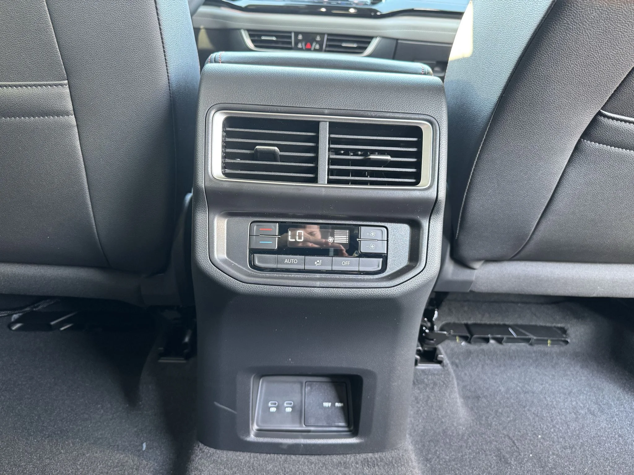 New 2026 Deep Black Pearl Volkswagen 2.0T Peak Edition image 33