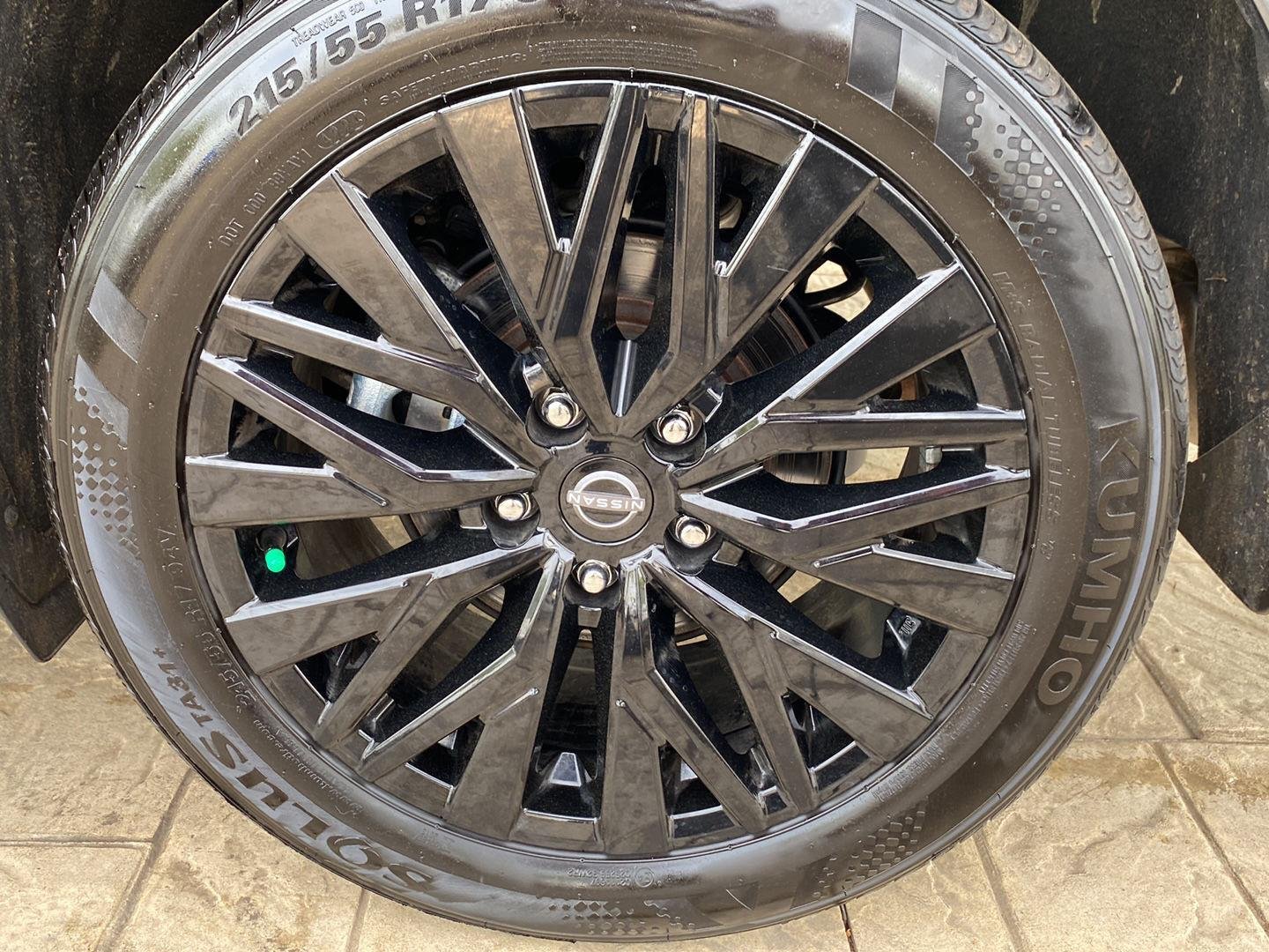 Certified Used 2025 Gun Metallic Nissan SV image 14