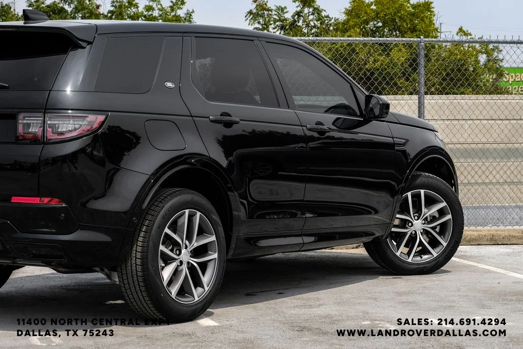 New 2026 Santorini Black Metallic Land Rover Landmark image 10