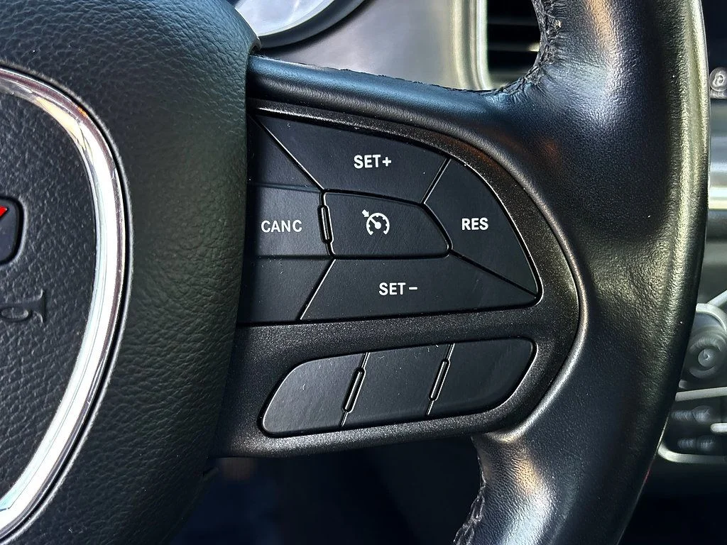 Used 2022 Black Dodge SXT image 14