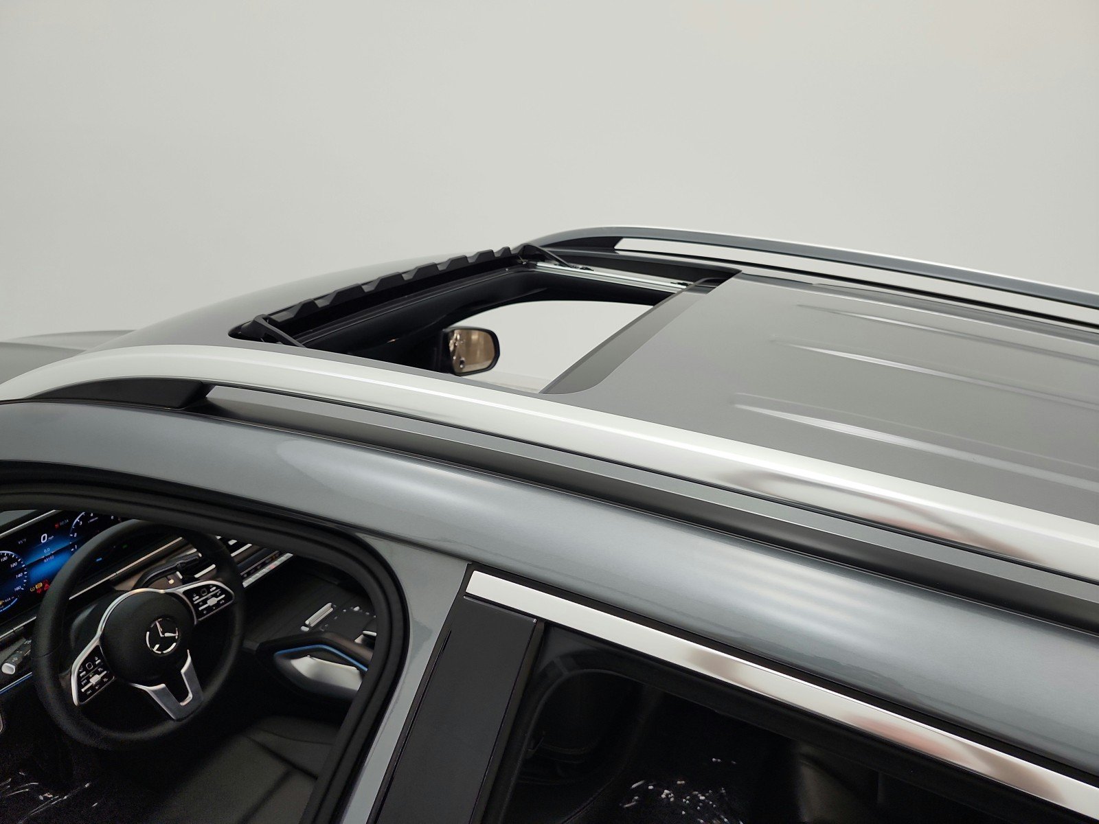 Used 2022 Selenite Grey Metallic Mercedes-Benz GLE 350 SUV image 11