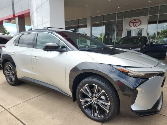 Used 2023 Red Toyota Limited image 4