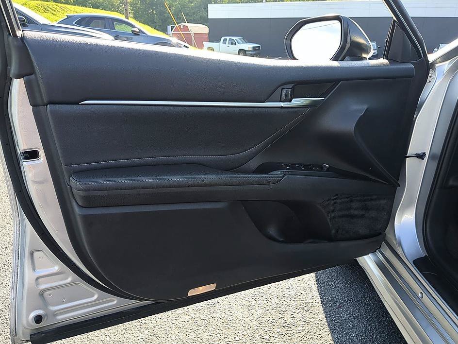 Used 2018 Celestial Silver Metallic Toyota XSE image 14