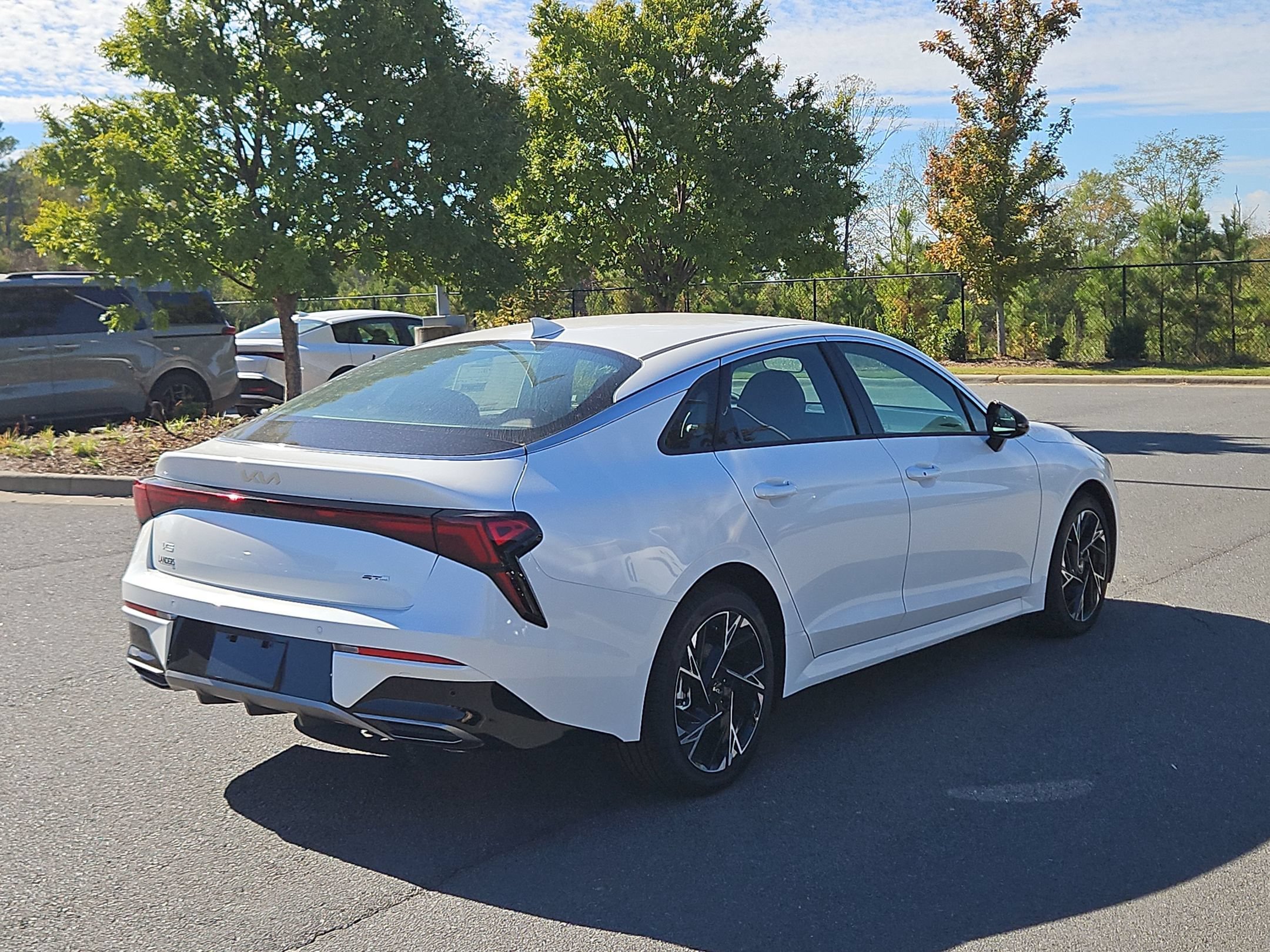 New 2026 Snow White Pearl Kia GT-Line image 7