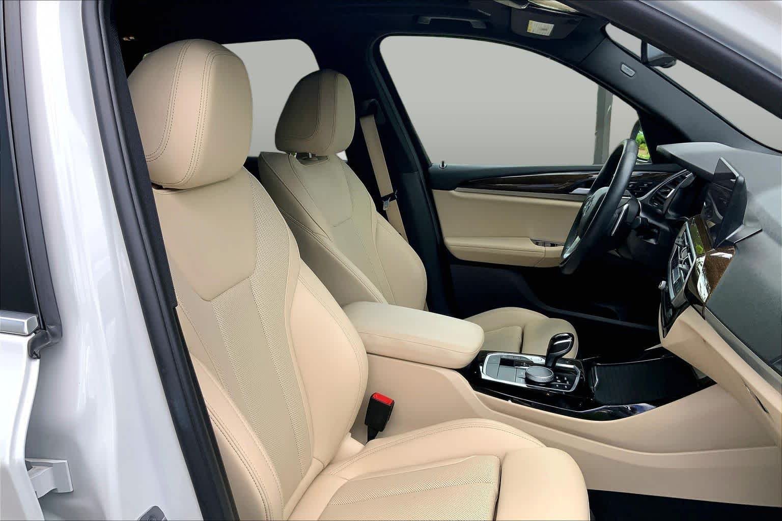 Used 2022 Mineral White Metallic BMW xDrive30i image 7
