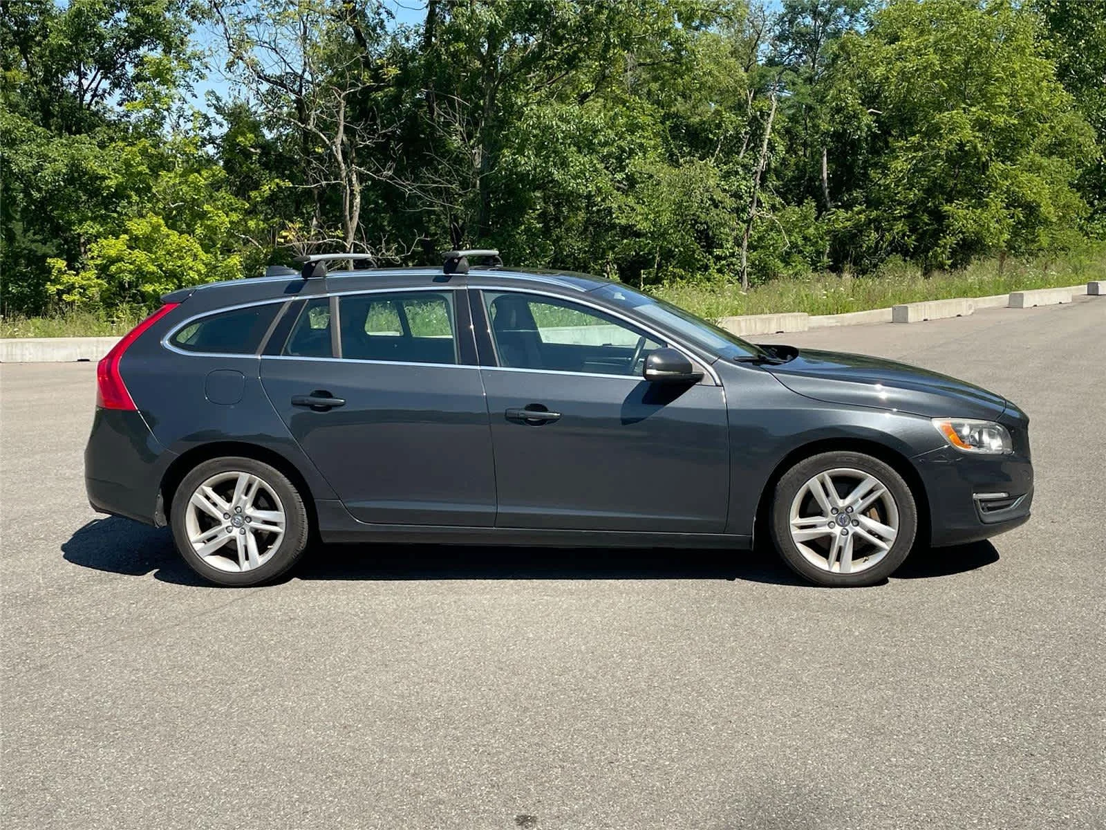Used 2015 Gray Volvo T5 Premier image 6