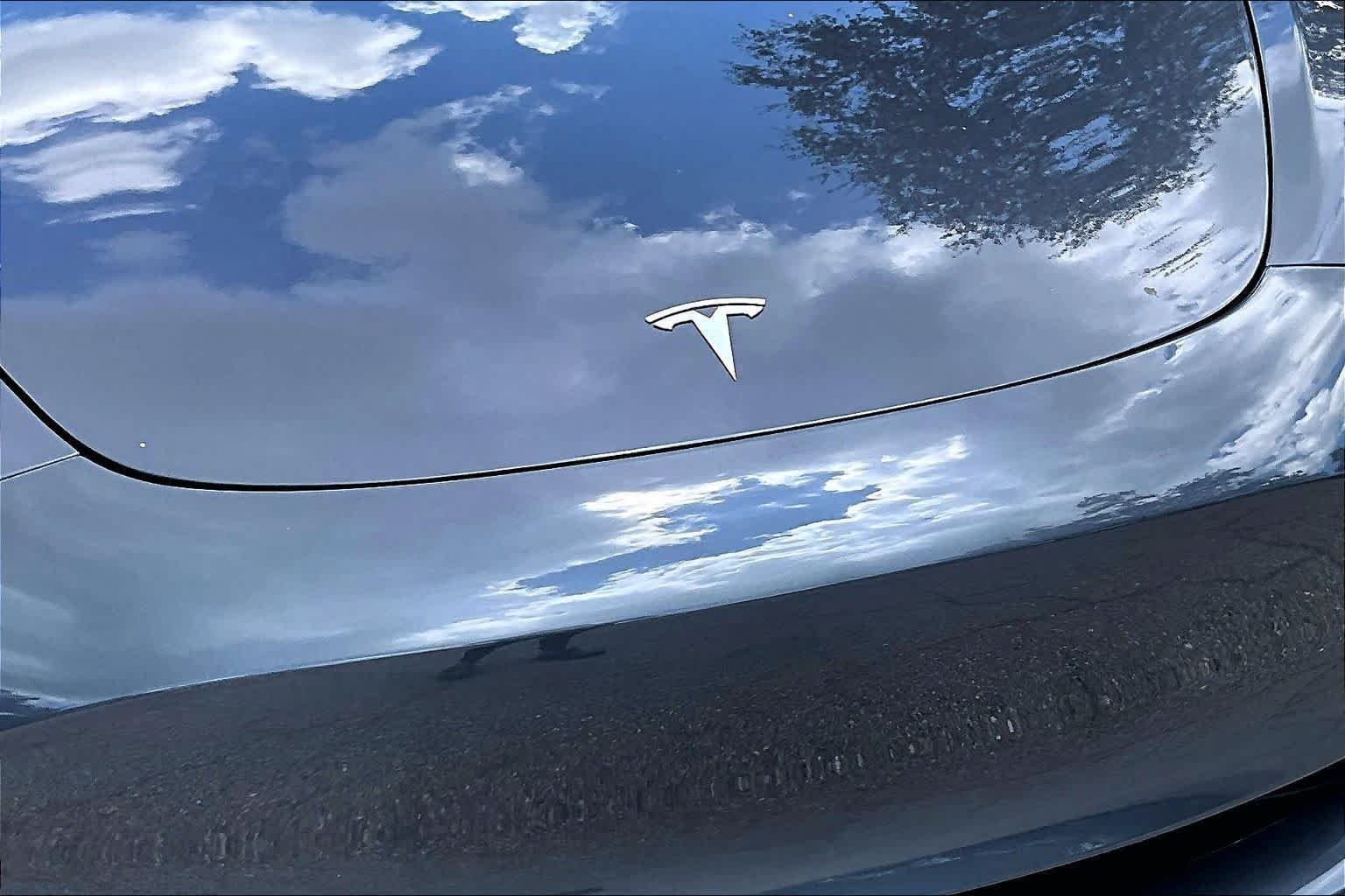 Used 2023 SOLID BLACK Tesla  image 28