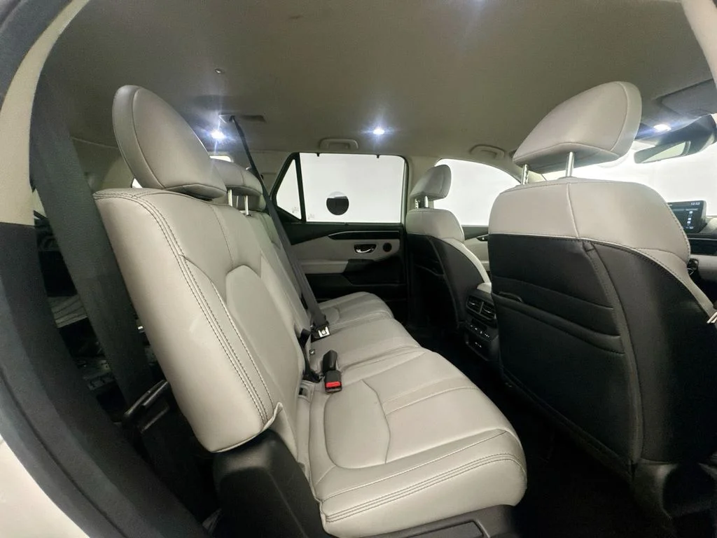 Used 2025  Honda EX-L image 28