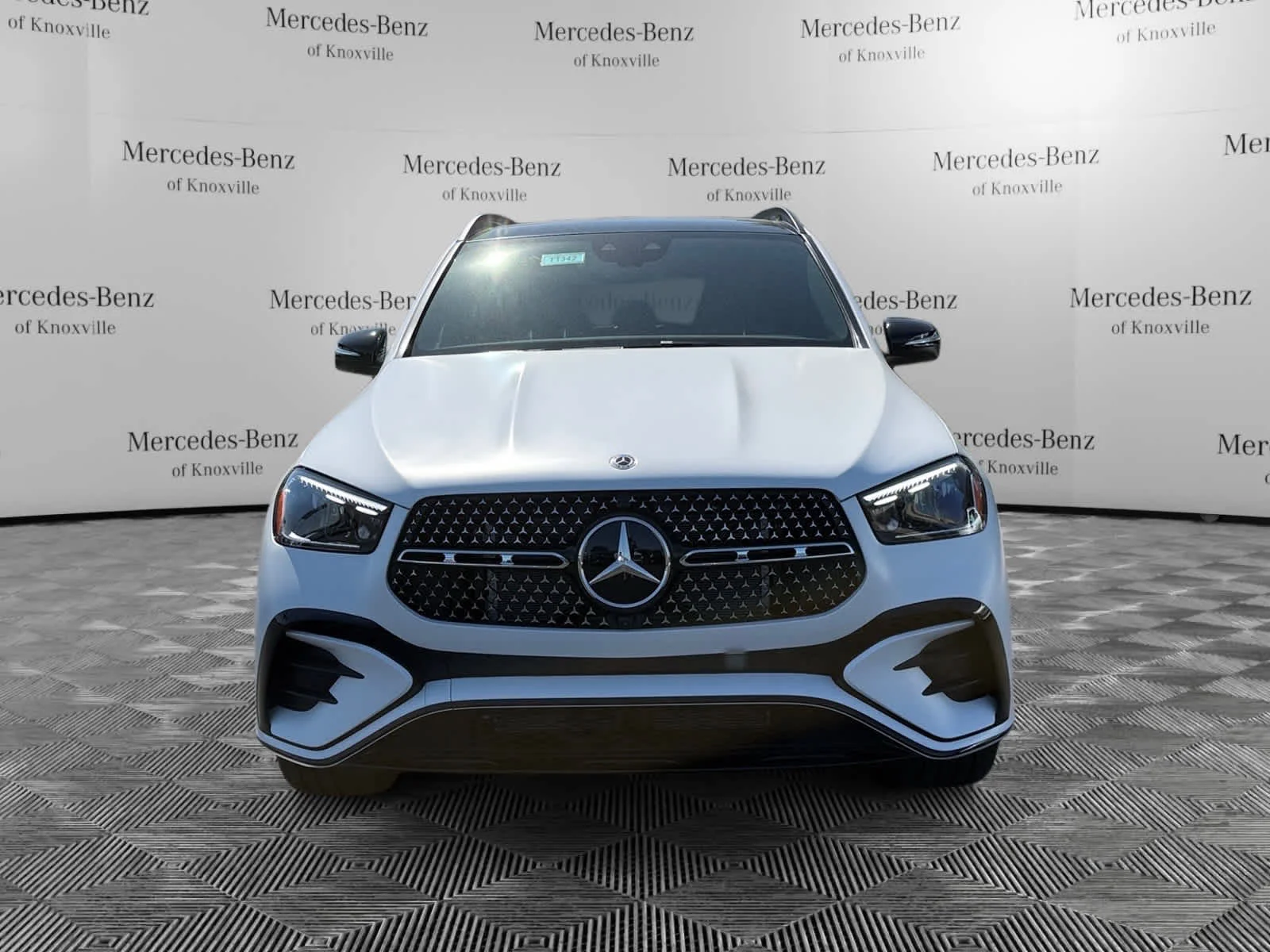 New 2026 MANUFAKTUR Moonlight White Magno Mercedes-Benz GLE 450 image 8