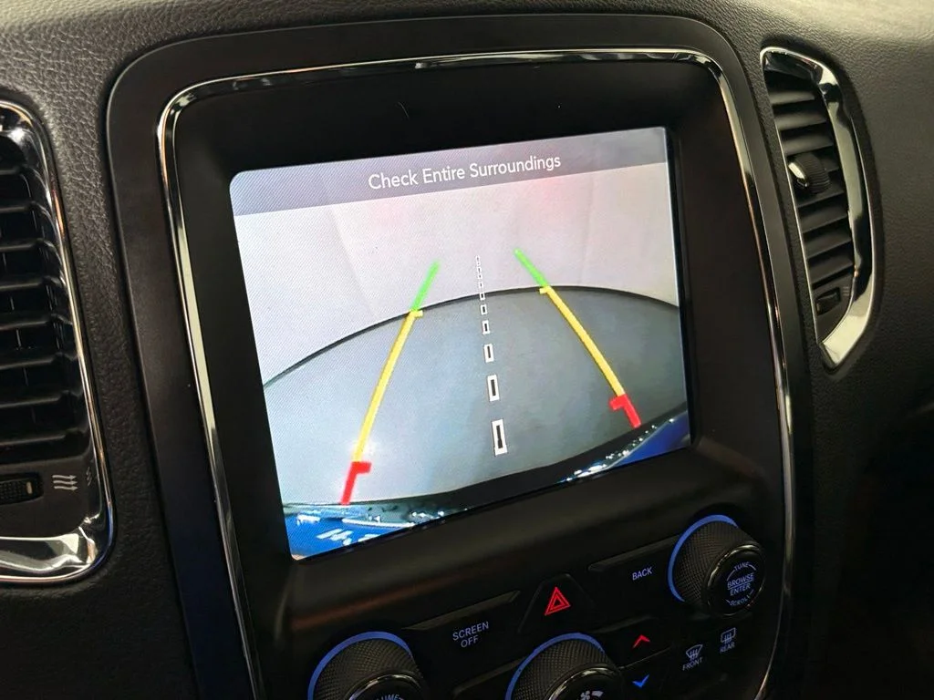 Used 2015 Black Dodge SXT image 27