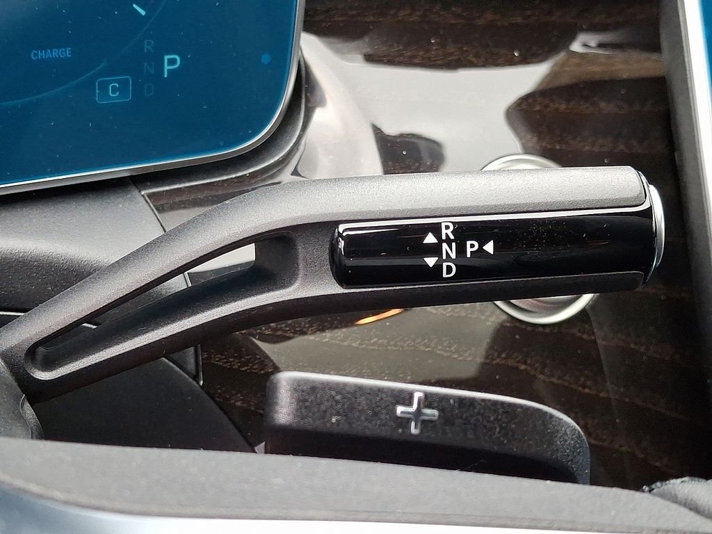 New 2026 Selenite Grey Metallic Mercedes-Benz C 300 image 11