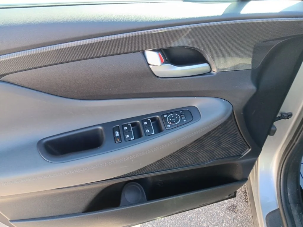 Used 2022 Shimmering Silver Hyundai SEL image 15