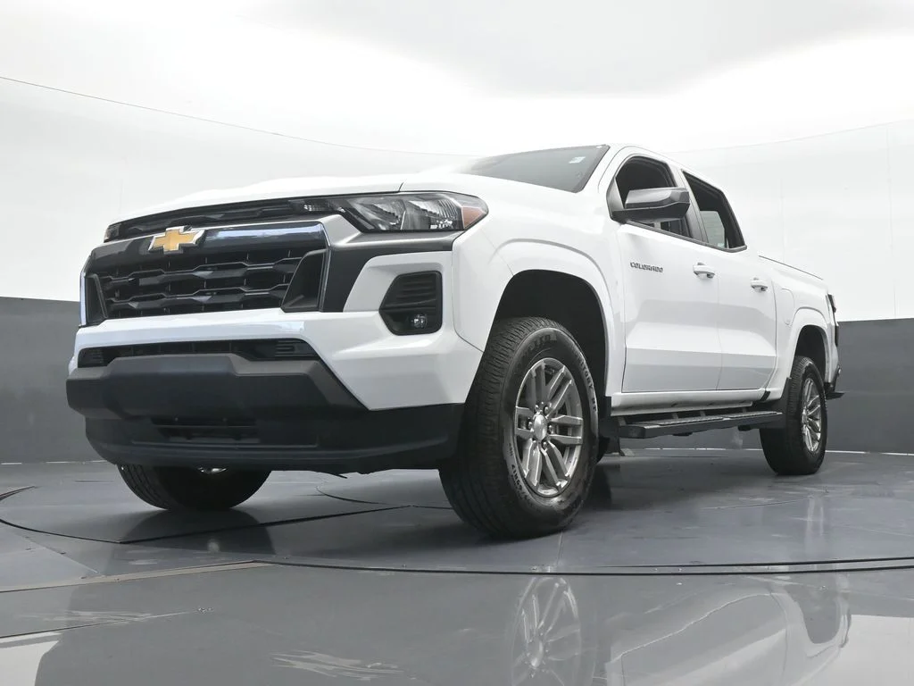 Used 2023 Summit White Chevrolet LT image 49