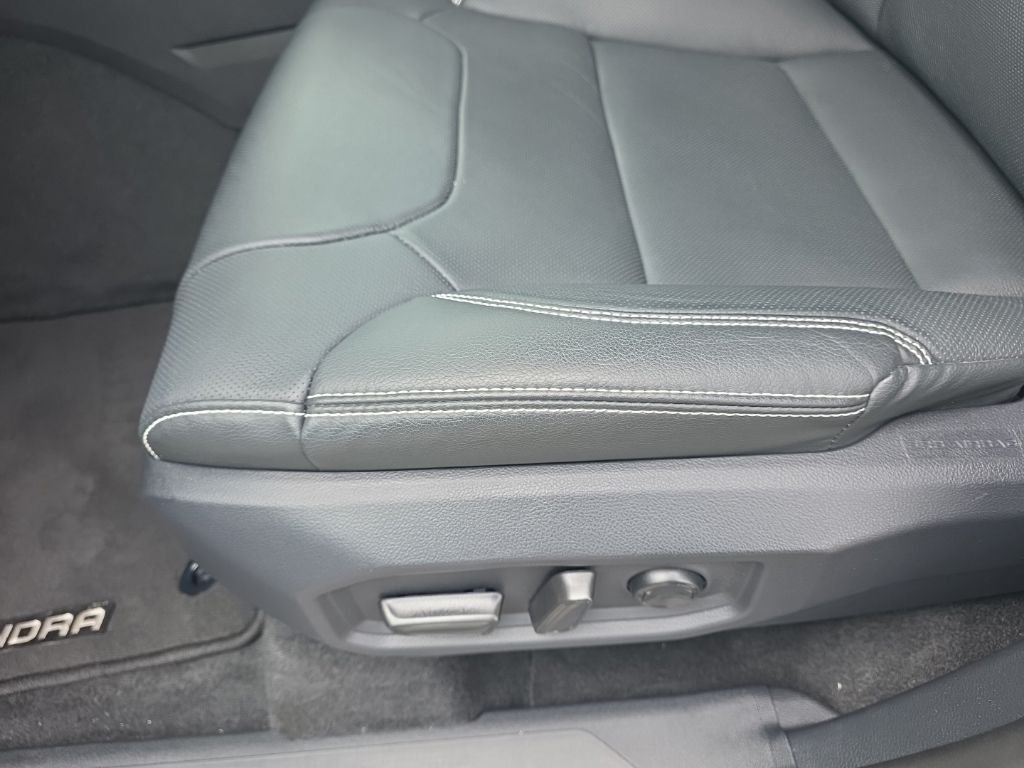 Certified Used 2026  Toyota Limited image 17