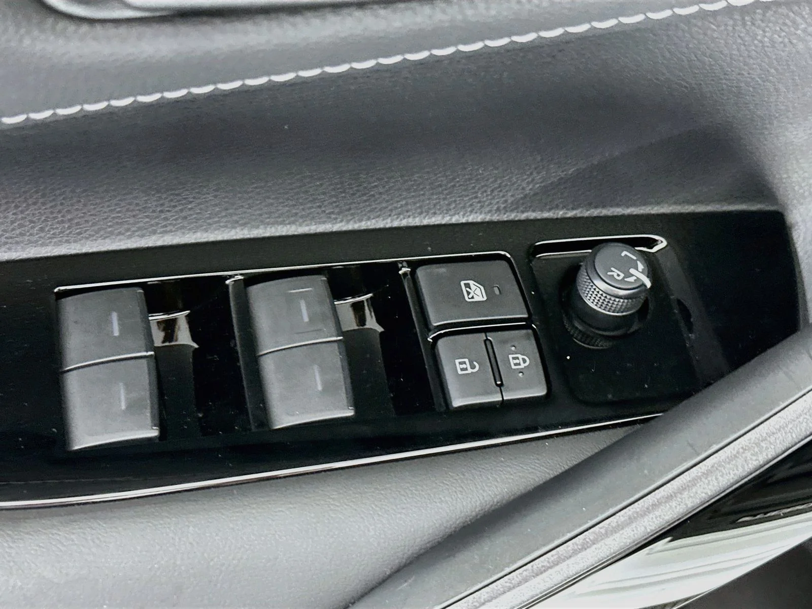 Used 2025 Ice Cap Toyota Premium image 18