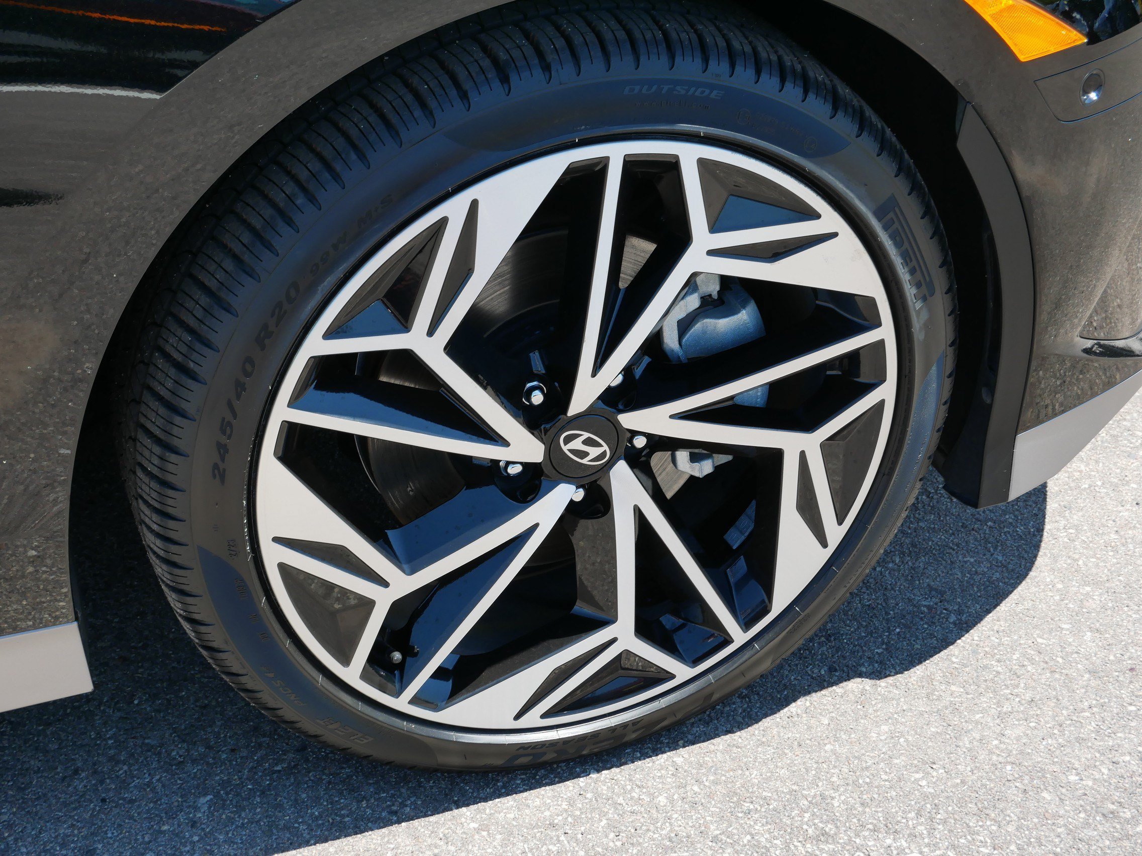 Certified Used 2023 Onyx Black Hyundai Limited image 15