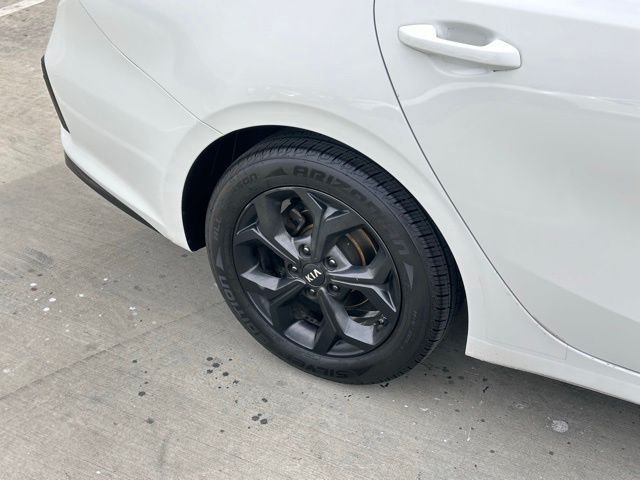 Used 2020 Clear White Kia LXS image 26