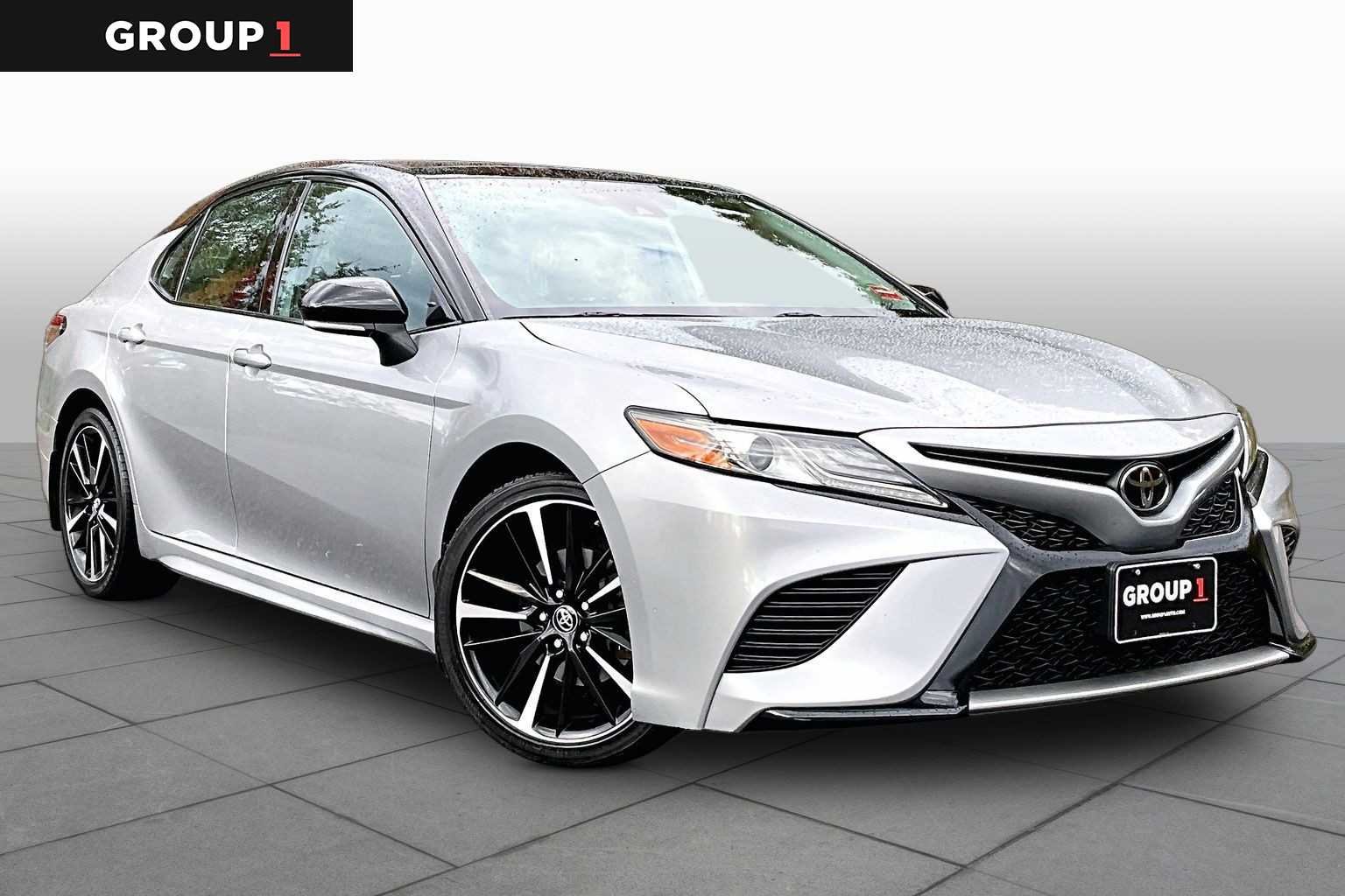 Used 2019 Celestial Silver/Midnight Black Metallic Toyota XSE V6 image 3
