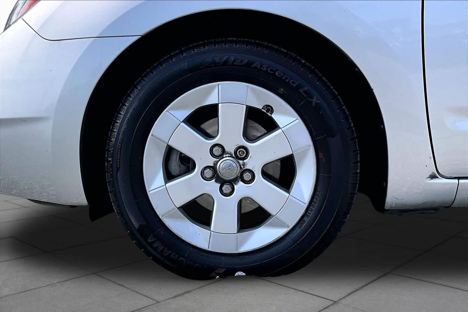 Used 2008 Classic Silver Metallic Toyota  image 10