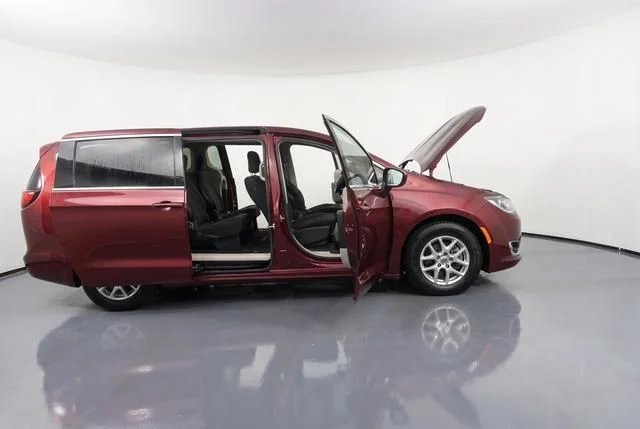 Used 2022 Red Chrysler LX image 13