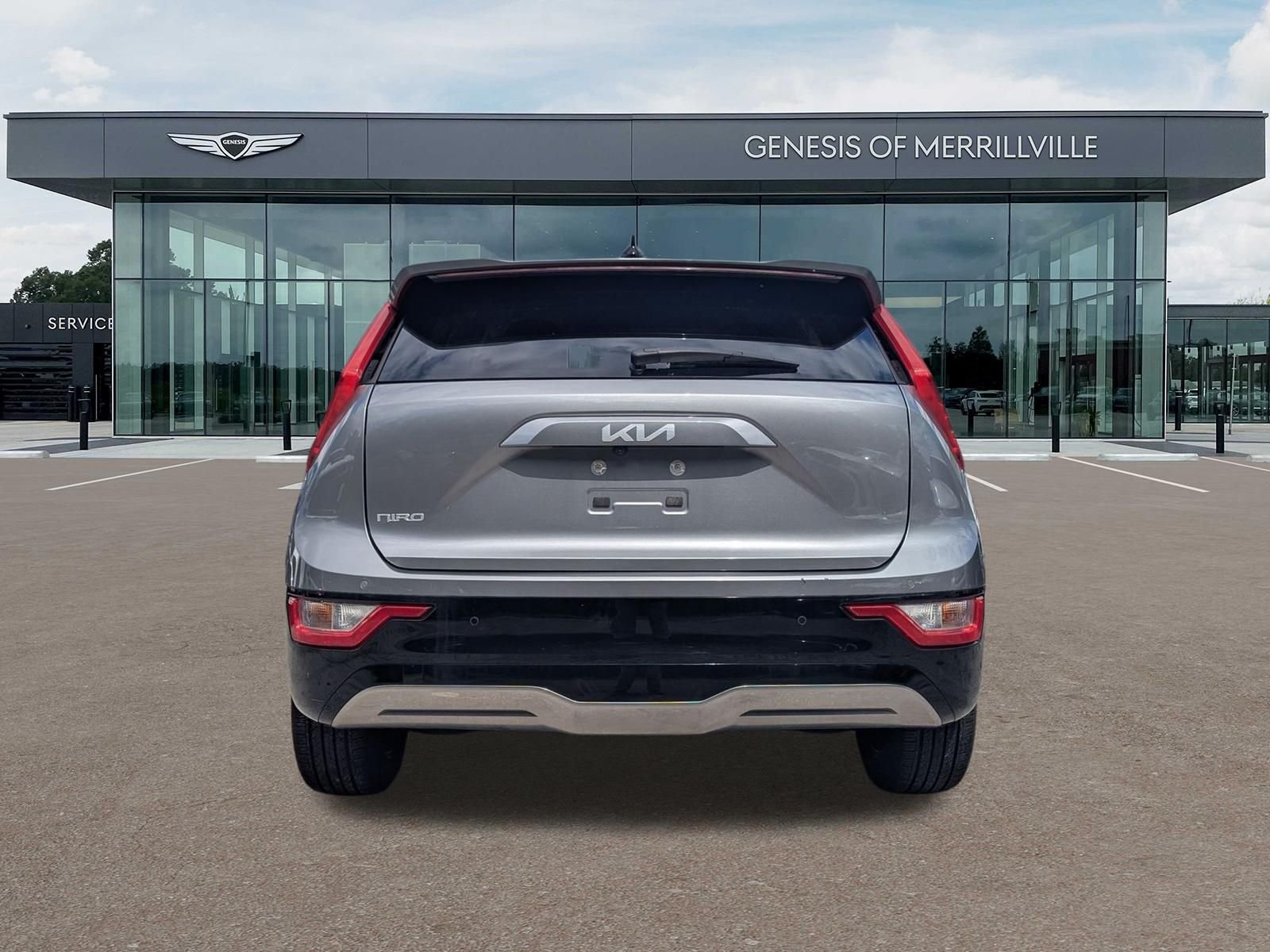 Used 2024 Gray Kia Wind image 7