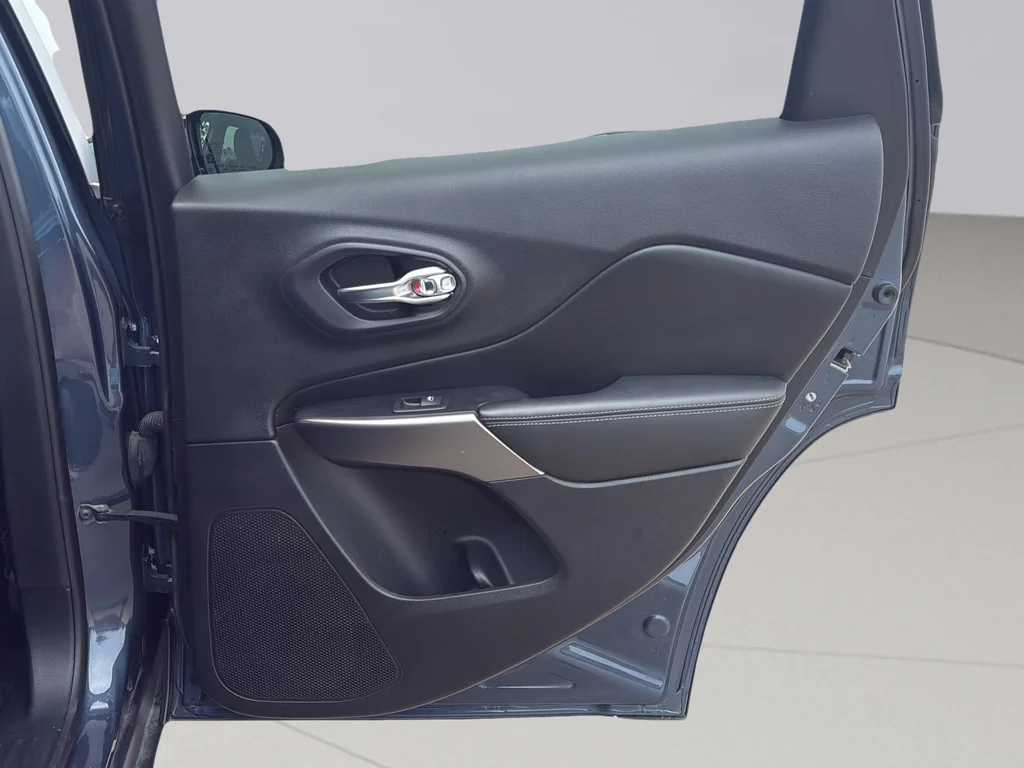 Used 2020 Slate Blue Pearlcoat Jeep Limited image 29