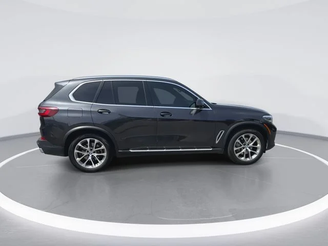 Used 2023 Gray BMW xDrive40i image 9