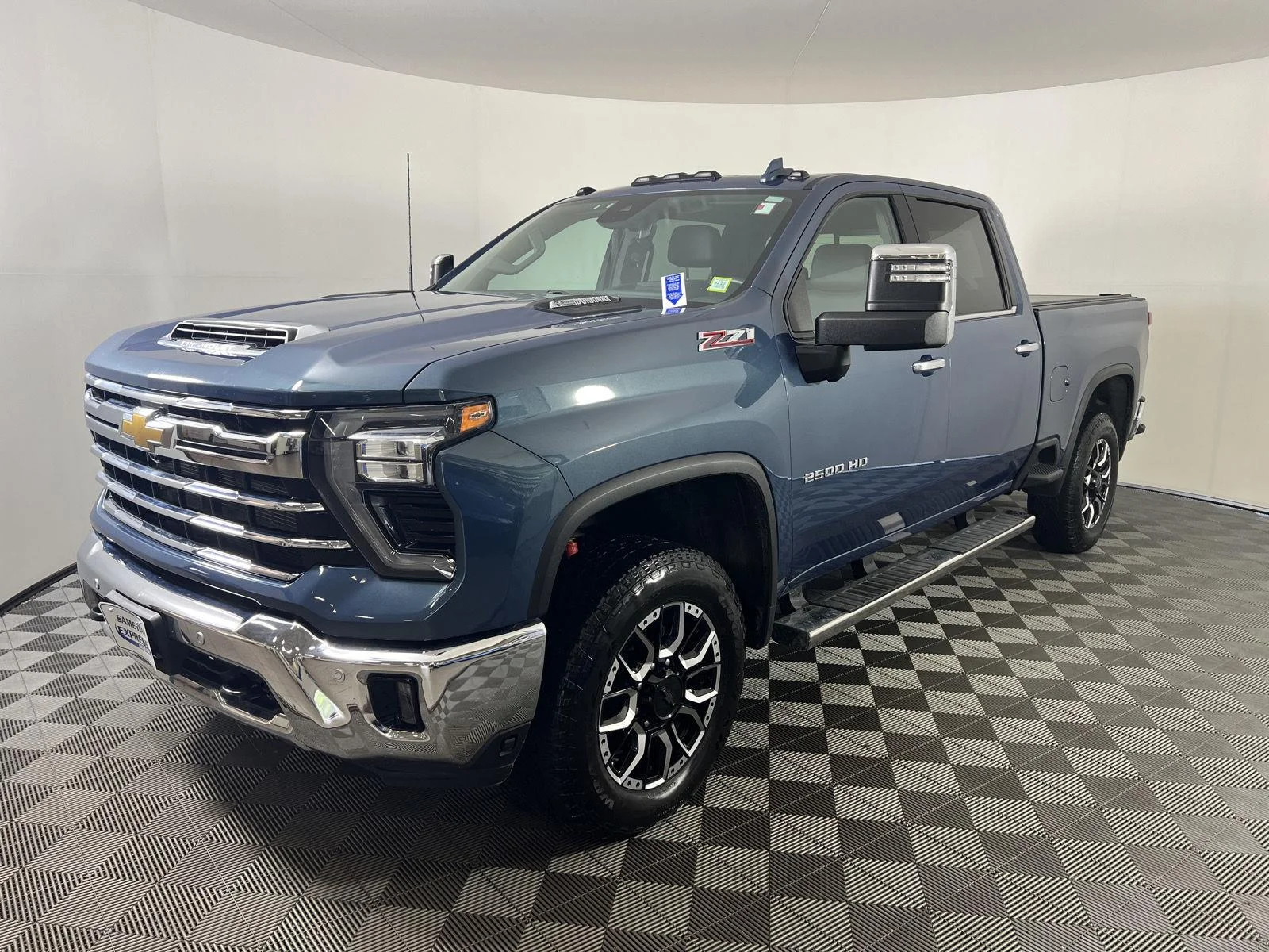 Used 2024 Lakeshore Blue Metallic Chevrolet LTZ image 31
