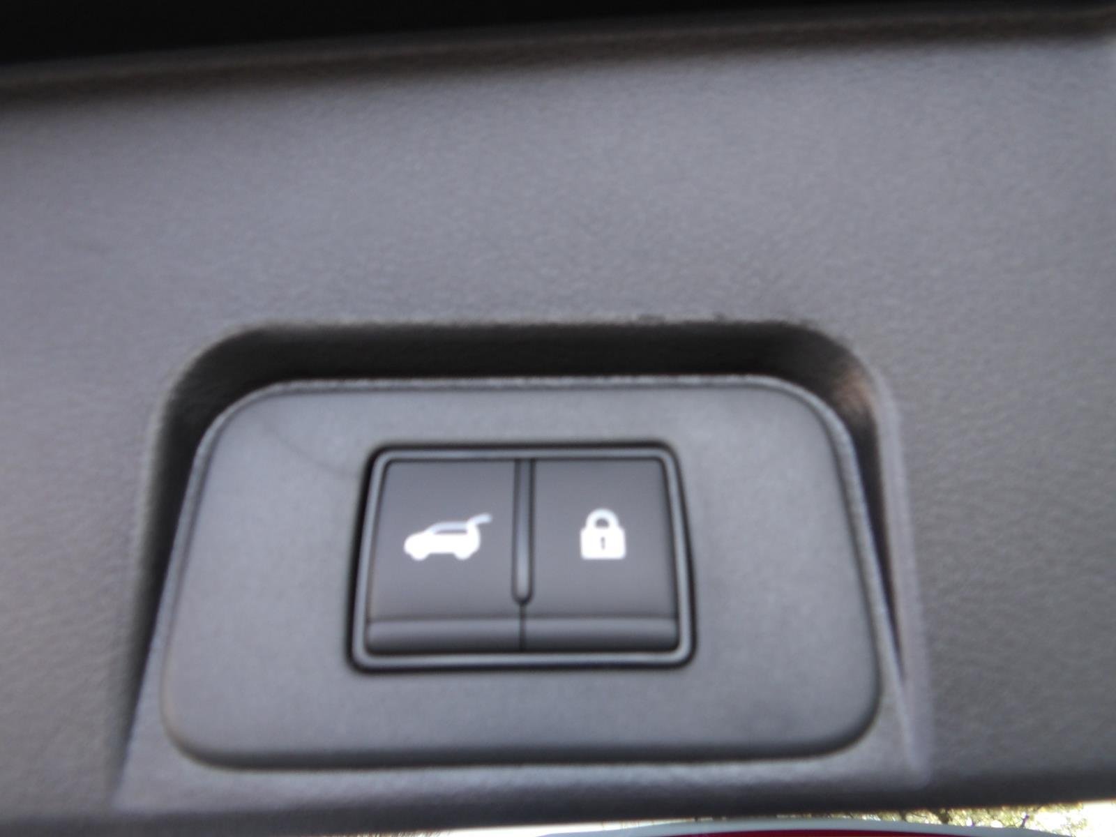 New 2026 Everest White Pearl TriCoat Nissan Dark Armor™ image 12